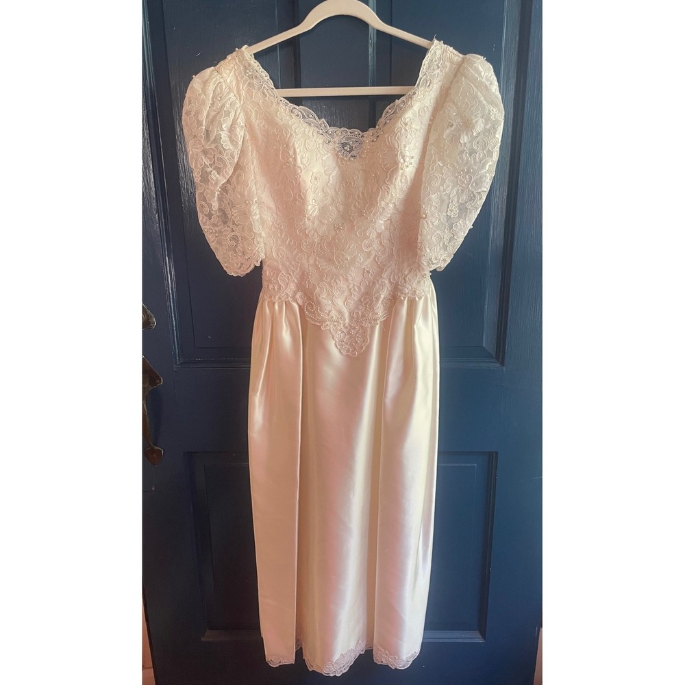 Vintage Wedding Dress 80s ILGWU Lace Pearl Satin Puff Sleeve Bow Ivory Small